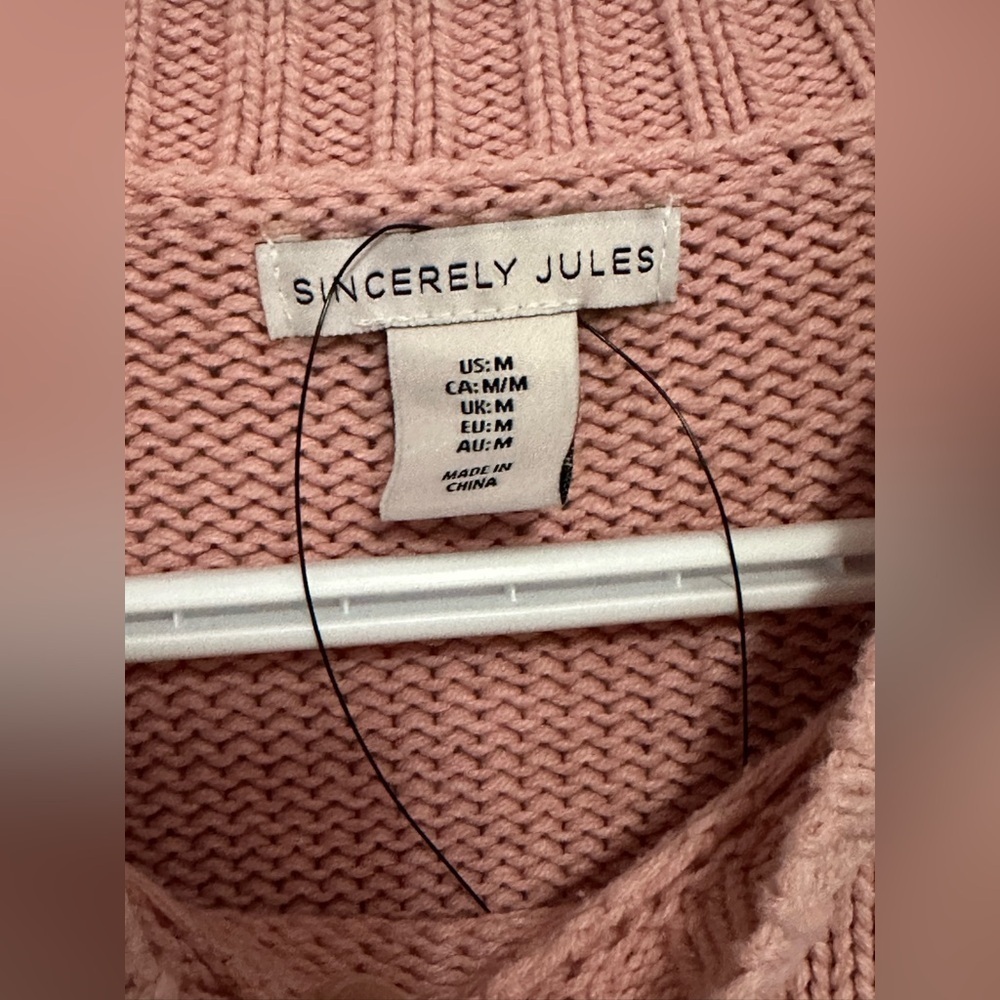 ⭐️Like New⭐️ Sincerely Jules: Women’s Sweater with Bow Design- Size Medium - Picture 3 of 7